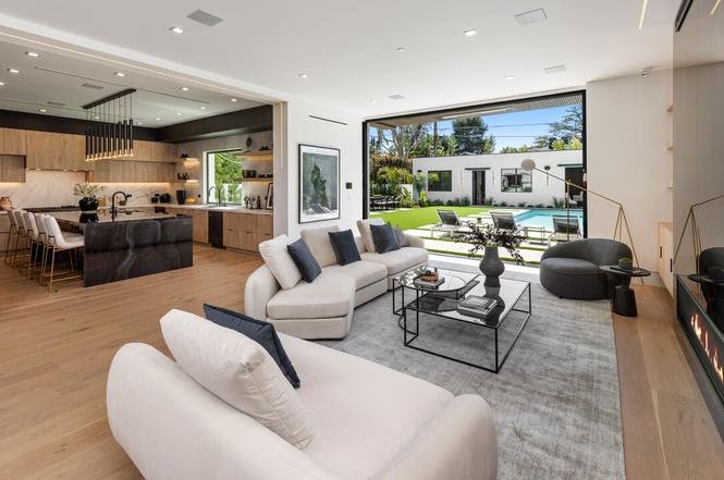 Pacific Green Homes project in Studio City, California